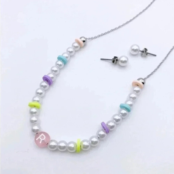 Pearl and colorful beaded necklace |Gold plated | Dainty Necklace| Custom Letter - Picture 2 of 5